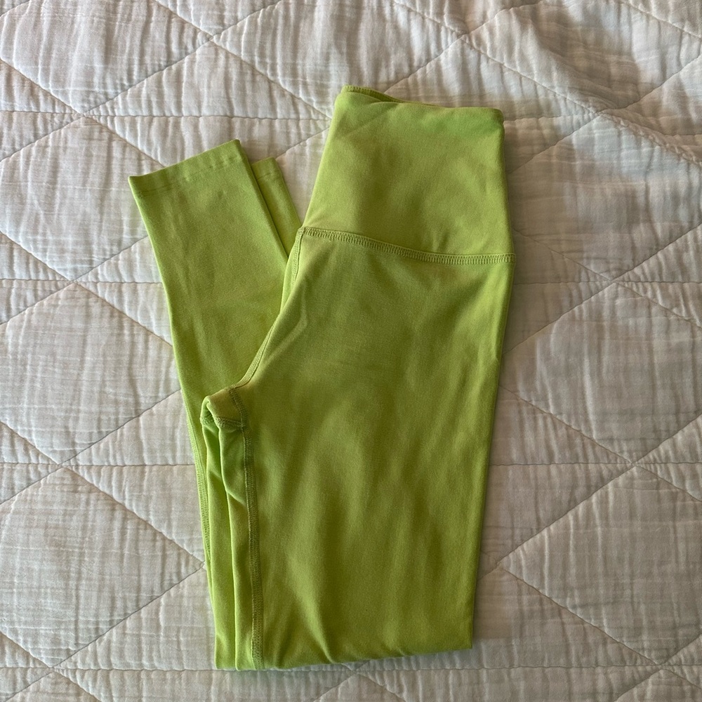 Beyond Yoga women’s Spacedye Midi Legging
Lime Ice Heather size Small